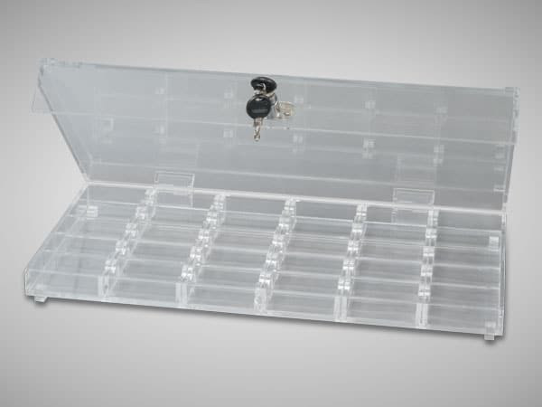 Lockable chip case
